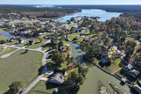 14 Wildwood Lake Drive Huntsville TX 77340