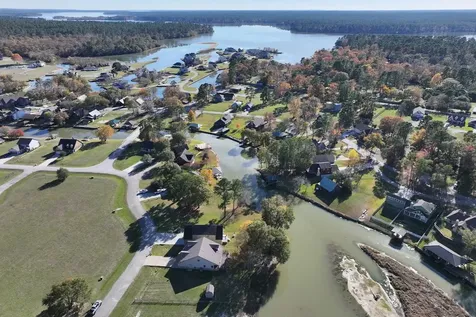 14 Wildwood Lake Drive Huntsville TX 77340