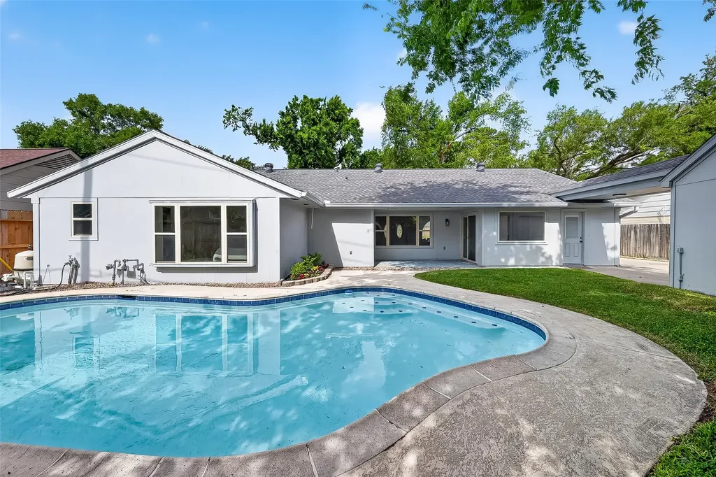 2914 Riata Lane Houston TX 77043