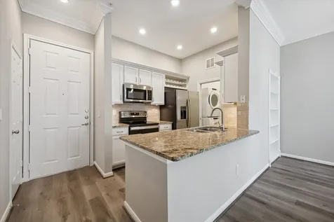 5353 Memorial Drive 4053 Houston TX 77007