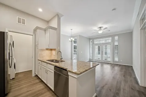 5353 Memorial Drive 4053 Houston TX 77007