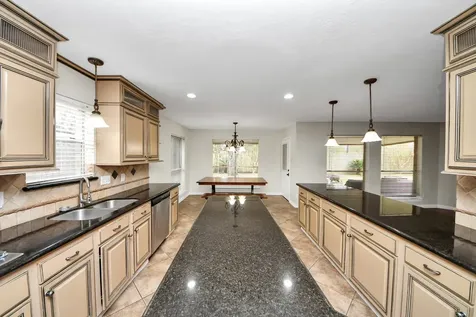 1024 Glenview Drive Pearland TX 77581
