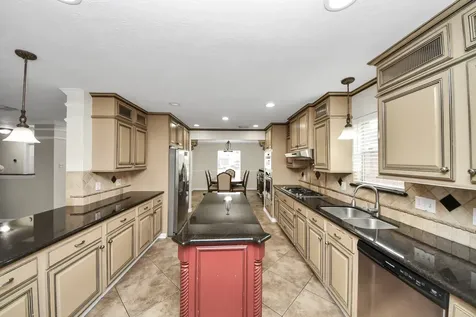 1024 Glenview Drive Pearland TX 77581