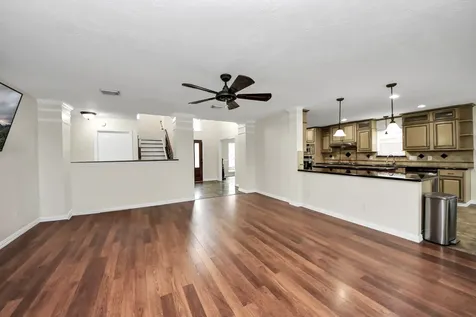 1024 Glenview Drive Pearland TX 77581
