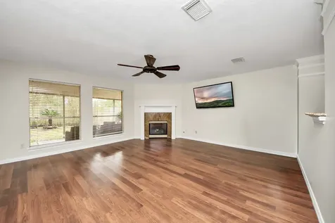1024 Glenview Drive Pearland TX 77581