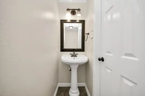 1024 Glenview Drive Pearland TX 77581