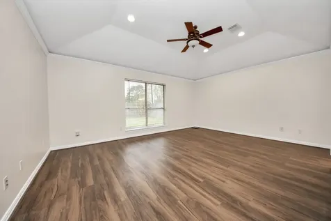 1024 Glenview Drive Pearland TX 77581