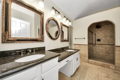 1024 Glenview Drive Pearland TX 77581