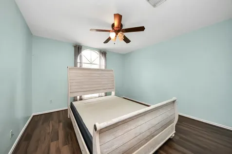 1024 Glenview Drive Pearland TX 77581