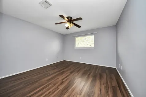 1024 Glenview Drive Pearland TX 77581