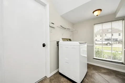 1024 Glenview Drive Pearland TX 77581