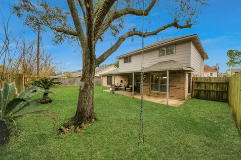 1024 Glenview Drive Pearland TX 77581