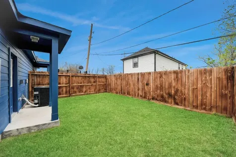 5211 Amy Street B Houston TX 77028