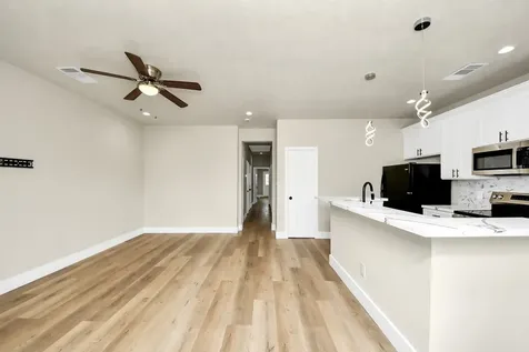 5211 Amy Street B Houston TX 77028