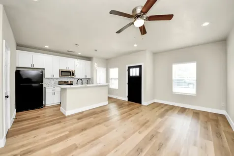 5211 Amy Street B Houston TX 77028