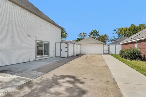 2108 Kildare Drive Pearland TX 77581