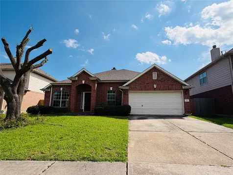 3815 Beacons View Lane Friendswood TX 77546