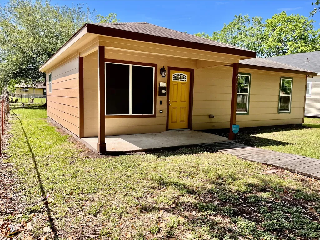 821 W 15th Street Port Arthur TX 77640