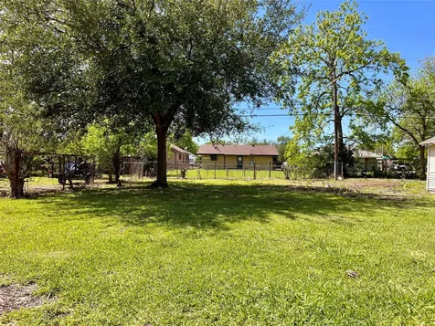 821 W 15th Street Port Arthur TX 77640