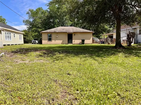 821 W 15th Street Port Arthur TX 77640
