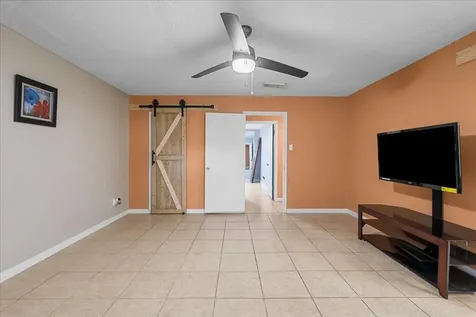 883 Silverpines Road Houston TX 77062