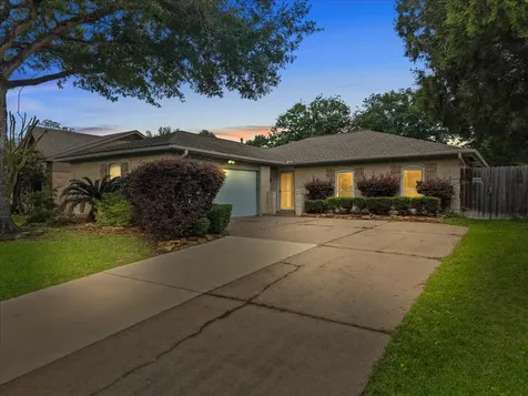 883 Silverpines Road Houston TX 77062