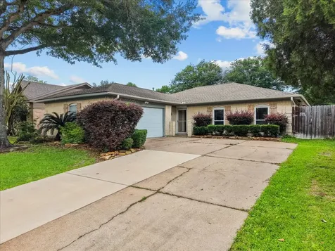883 Silverpines Road Houston TX 77062