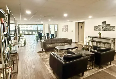 2016 Main Street 1904 Houston TX 77002