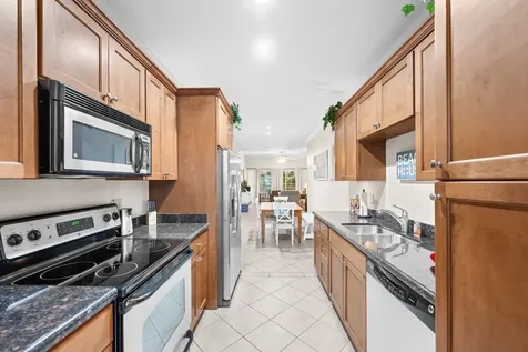 7000 Seawall Boulevard 811 Galveston TX 77551