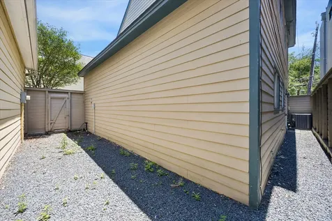 1907 Norfolk Street B Houston TX 77098