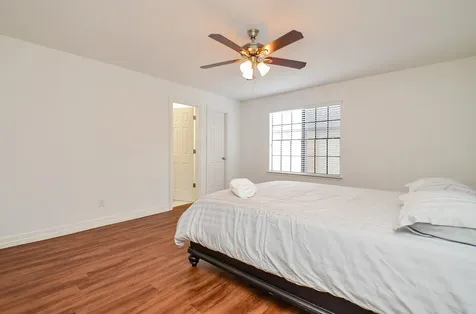 9850 Pagewood Lane 1403 Houston TX 77042