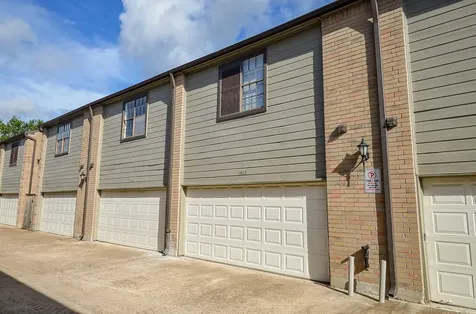 9850 Pagewood Lane 1403 Houston TX 77042