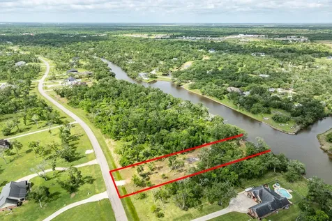32042 Bayou Bend Richwood TX 77515