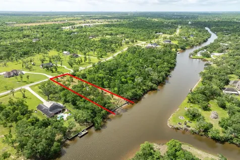 32042 Bayou Bend Richwood TX 77515