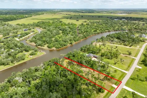 32042 Bayou Bend Richwood TX 77515