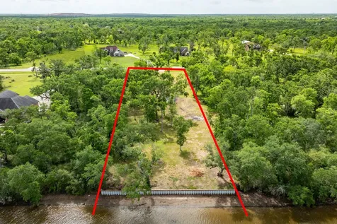32042 Bayou Bend Richwood TX 77515