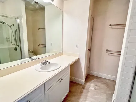 3130 SW Walnut Bend Lane SW 409 Houston TX 77042