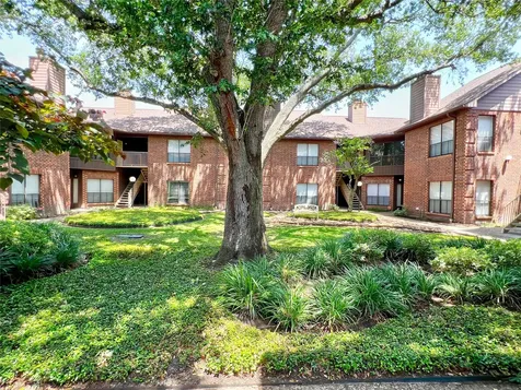 3130 SW Walnut Bend Lane SW 409 Houston TX 77042