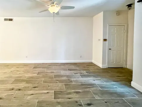 3130 SW Walnut Bend Lane SW 409 Houston TX 77042