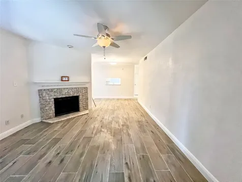 3130 SW Walnut Bend Lane SW 409 Houston TX 77042