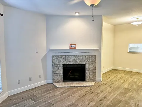 3130 SW Walnut Bend Lane SW 409 Houston TX 77042