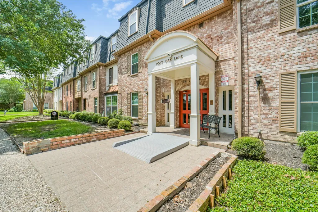 351 N Post Oak Lane 706 Houston TX 77024