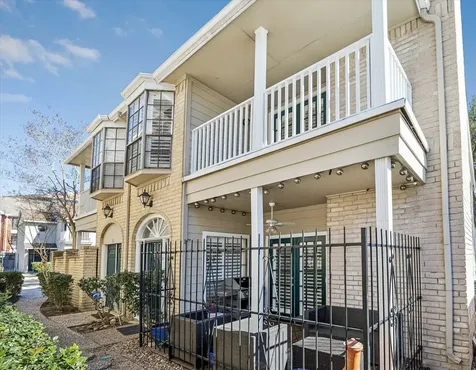 2220 Bering Drive 26 Houston TX 77057