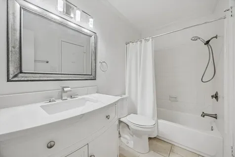 2220 Bering Drive 26 Houston TX 77057