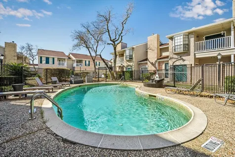 2220 Bering Drive 26 Houston TX 77057