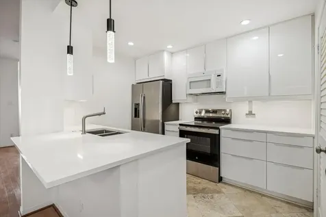 2220 Bering Drive 26 Houston TX 77057