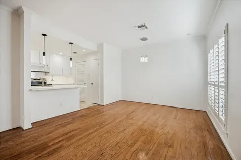 2220 Bering Drive 26 Houston TX 77057