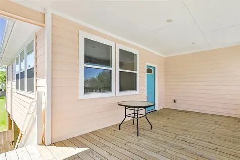 353 Bay Oaks Drive La Porte TX 77571