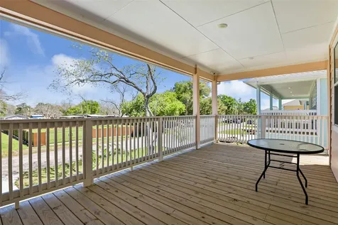 353 Bay Oaks Drive La Porte TX 77571
