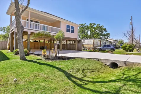 353 Bay Oaks Drive La Porte TX 77571